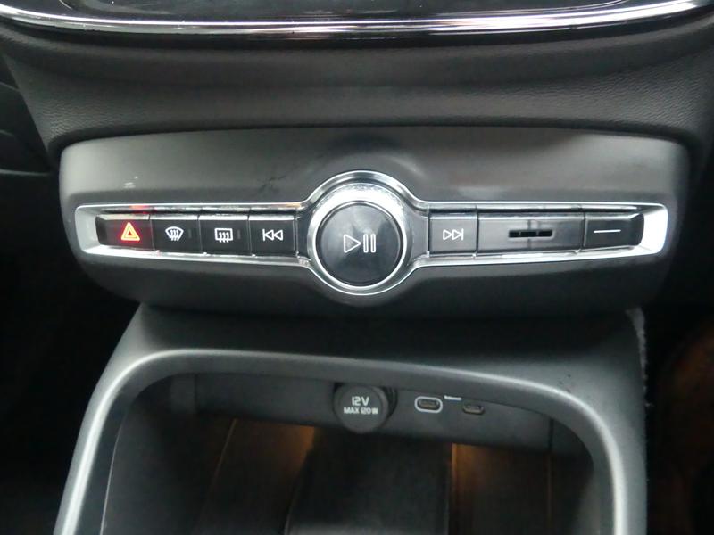 Volvo XC40 Photo b9082e1f-c50b-496c-b167-3ecac1c674aa.jpg