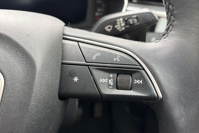 AUDI Q3 Photo 17