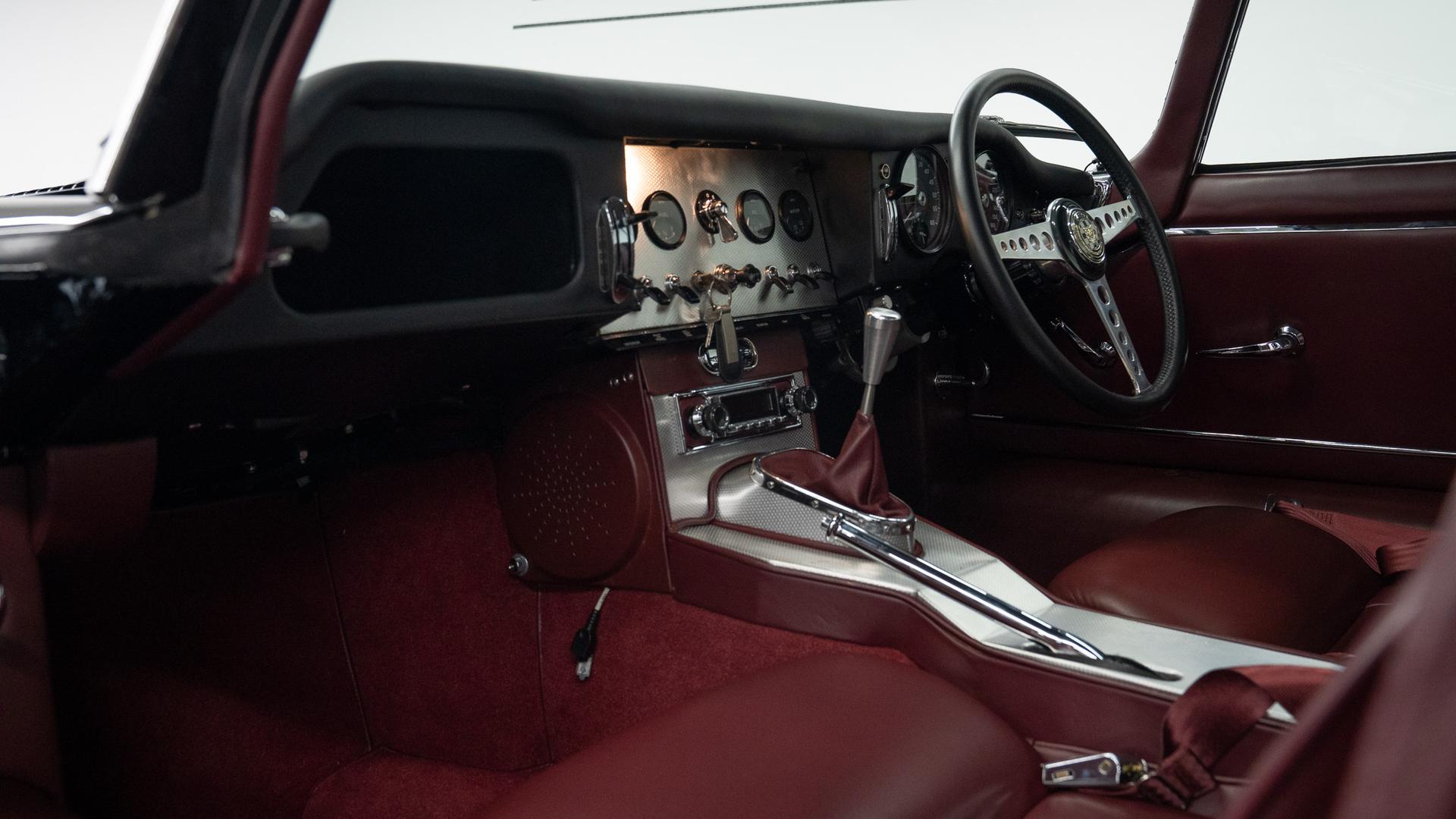 Jaguar E-Type Photo b92c8201-439f-4800-8c45-25128530ef8a.jpg