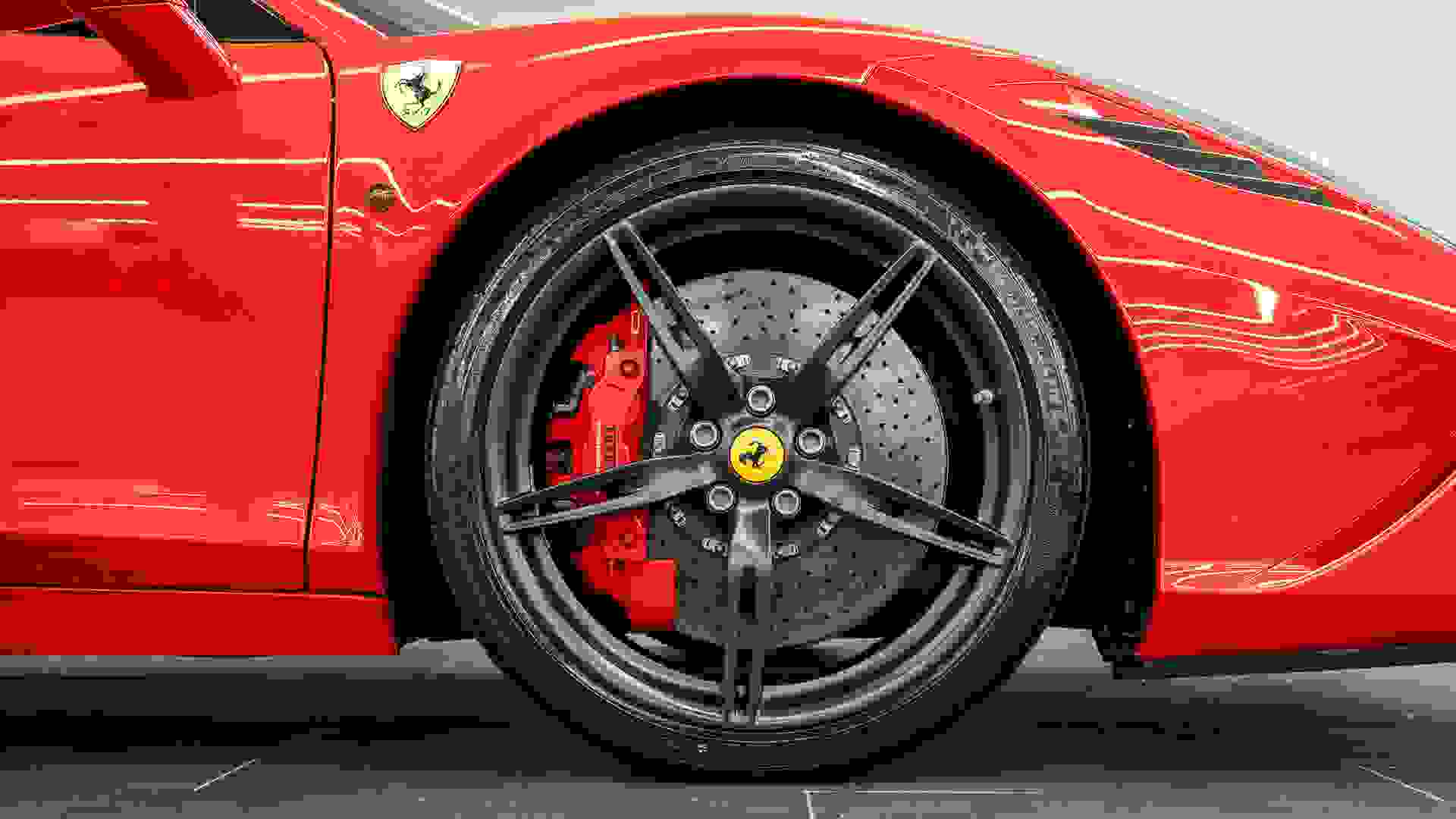 Ferrari 458 Photo b936a476-9134-4f1b-aeab-3f1f166a3669.jpg