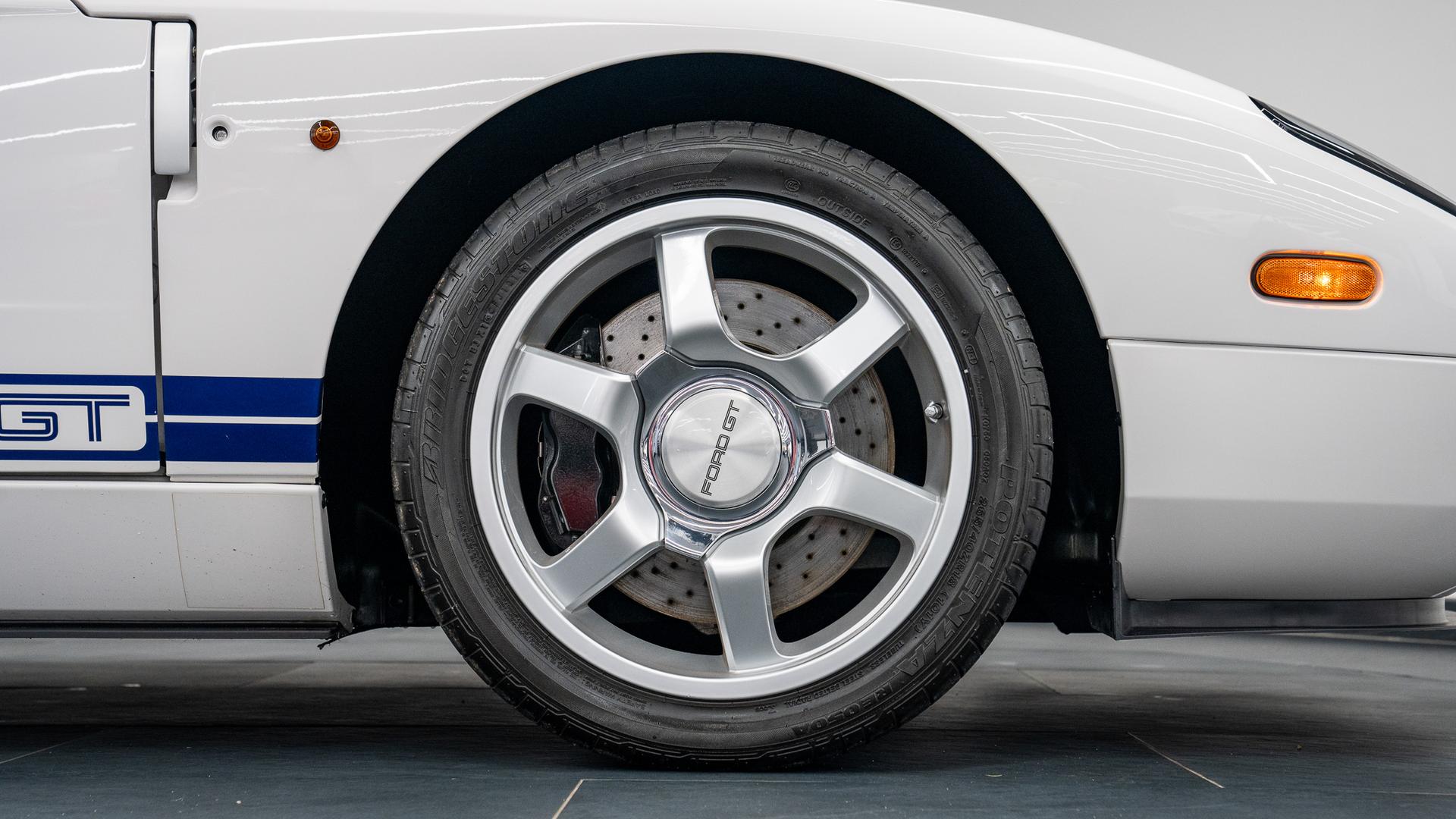 Ford GT Photo b944bee4-e55c-4b46-8730-7a2a652379fe.jpg