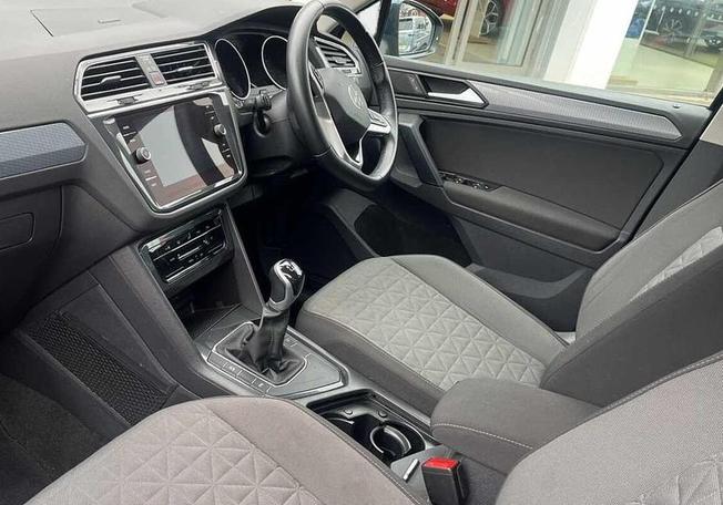 Volkswagen Tiguan Photo 2