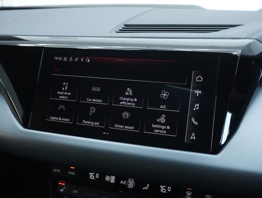 Audi e-tron GT Photo b965aced-c268-4ca2-ab38-a8bd2e2d1466.jpg