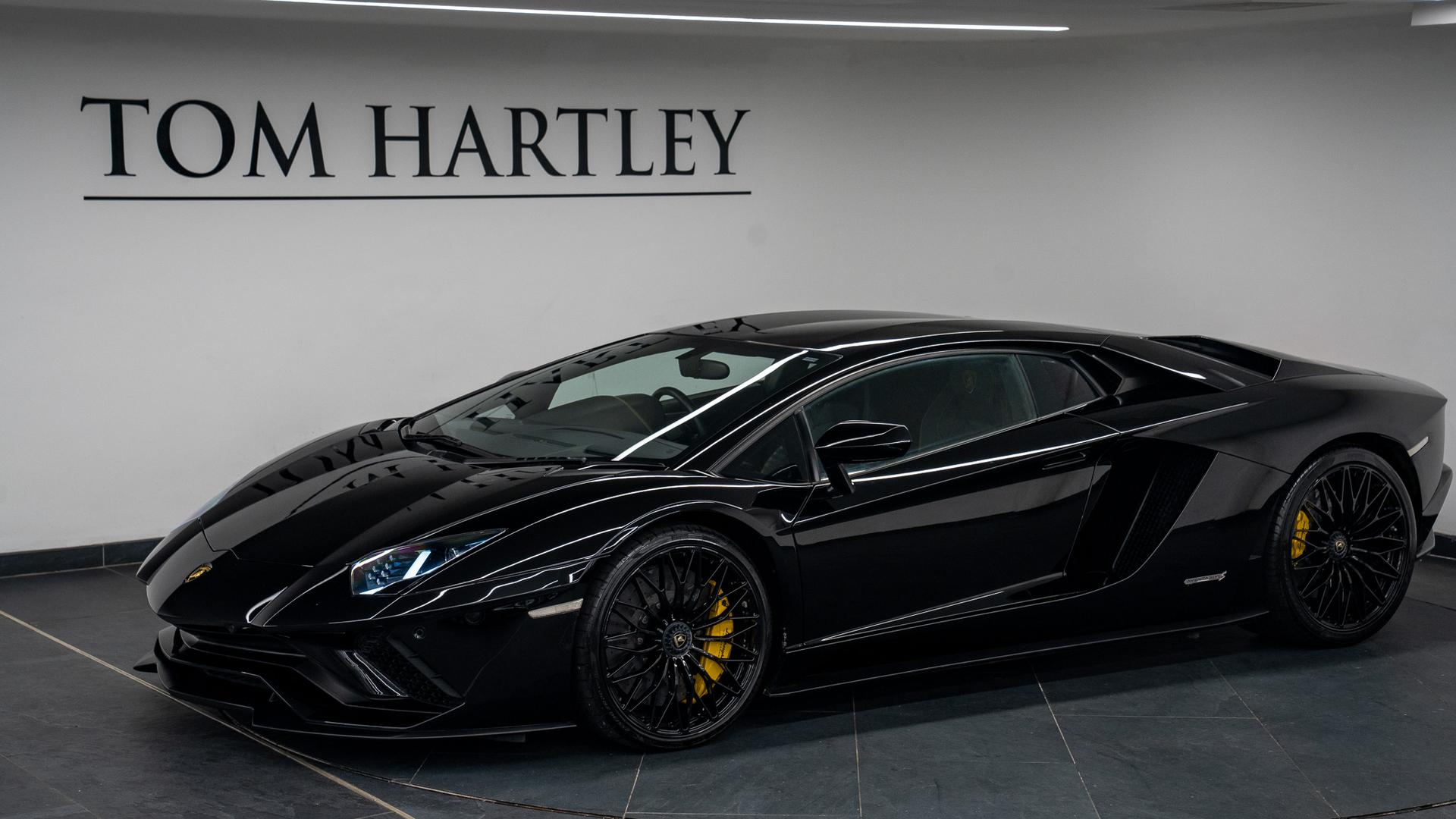 LAMBORGHINI Aventador Photo b96934a1-b844-43b3-b9a4-e873c2feec7b.jpg