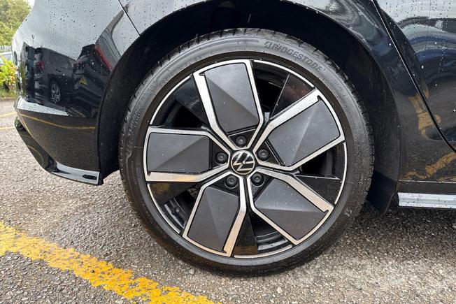 VOLKSWAGEN Golf Photo 5