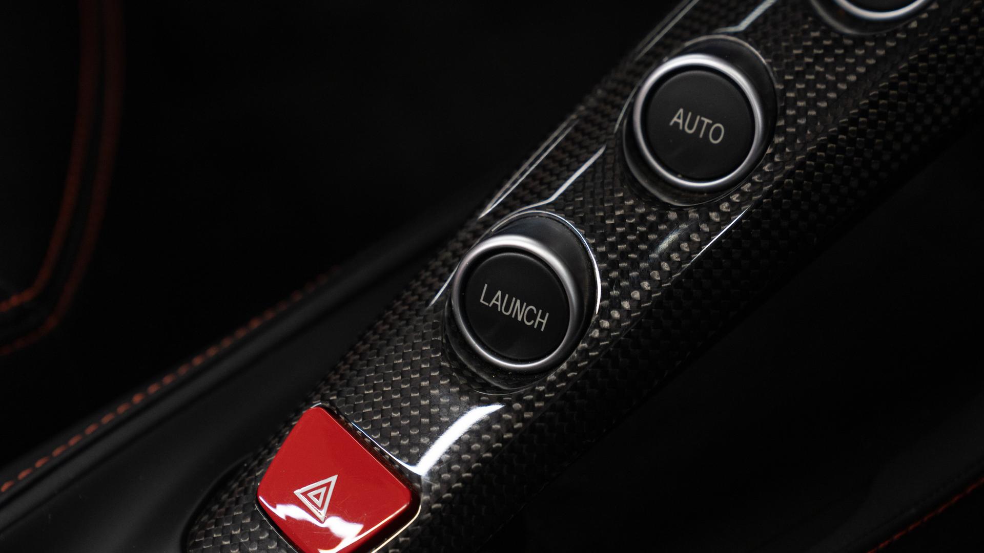 Ferrari 488 Photo b989be41-c435-4f70-8ee8-f7b9669e819a.jpg