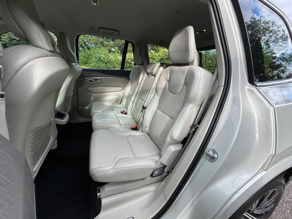Used Volvo XC90 SD22URT 28