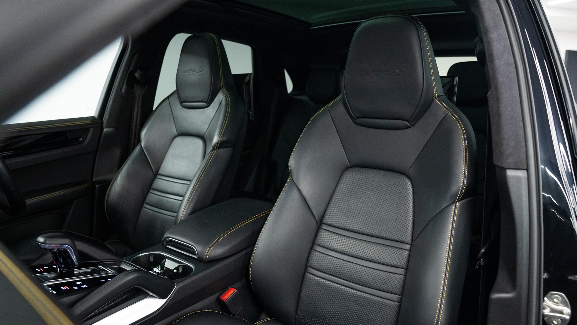 Porsche Cayenne Photo b9a29581-e5e6-486b-93db-433f48fa5336.jpg