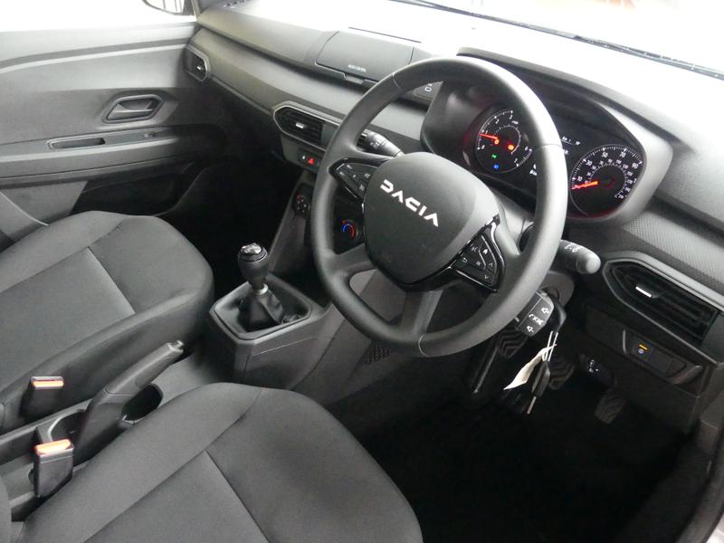 Dacia Jogger Photo b9aaaaf9-1b64-464d-8f9d-b89b0fb213de.jpg