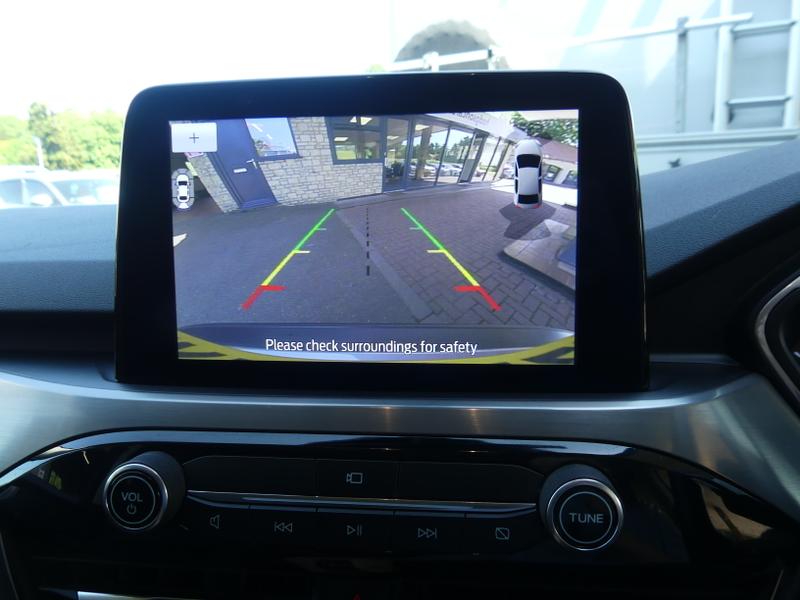 Ford Kuga Photo b9bbc6b4-9113-473f-b1dc-b889bcd5cb2d.jpg