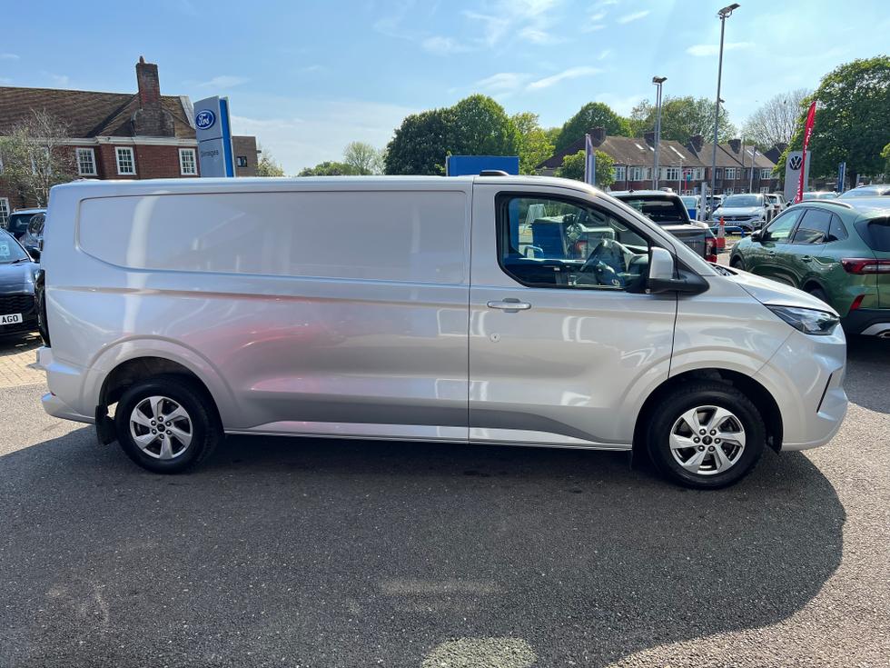 Ford Transit Custom Photo b9e3c9e6-38b6-415e-951e-e9e16eaf71c4.jpeg