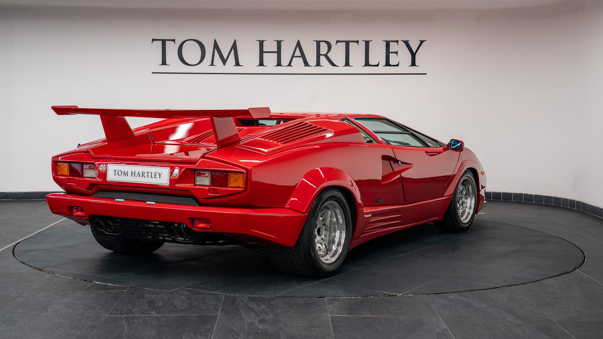 LAMBORGHINI Countach Photo b9e7474d-c1f3-466b-8852-d5f42f5a380f.jpg