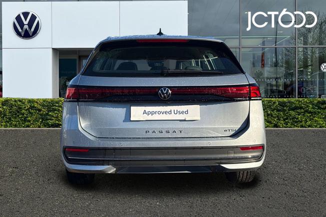 VOLKSWAGEN Passat Photo 7