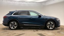 AUDI e-tron Photo 4