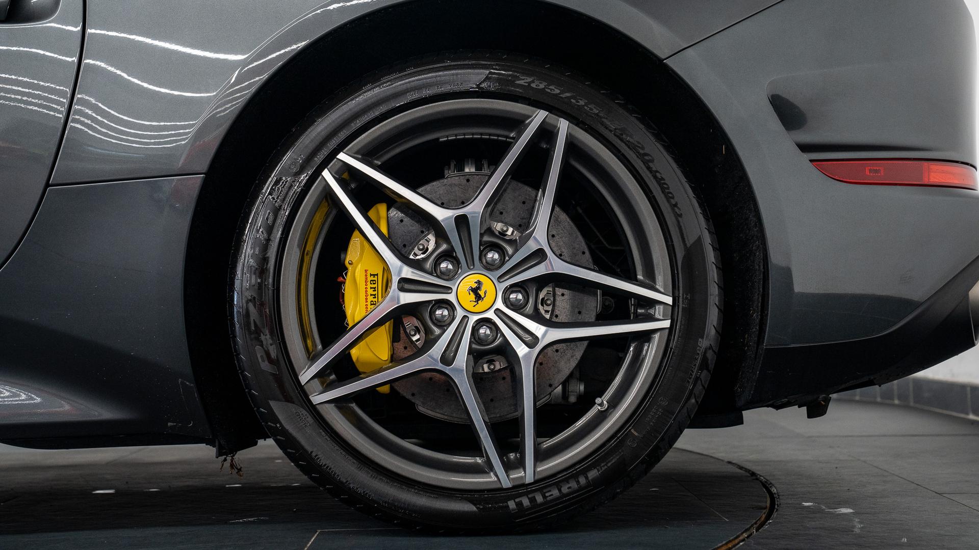 Ferrari California Photo ba01d4c3-34e7-40ec-8e73-30adfa0b65b9.jpg