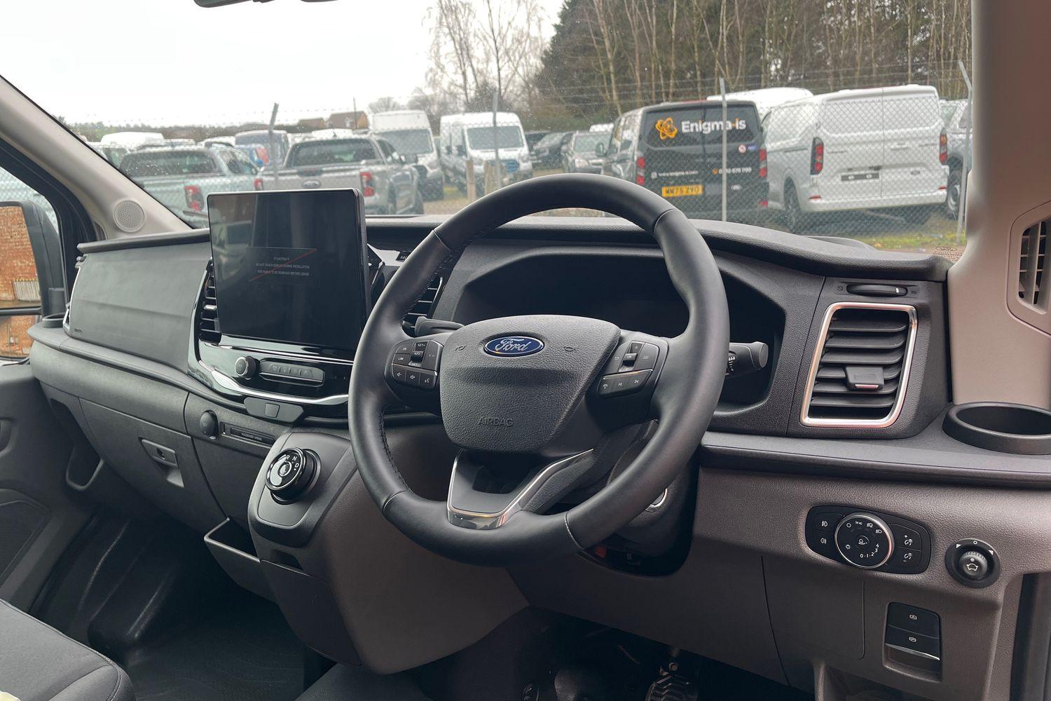 Ford E-TRANSIT Photo 12