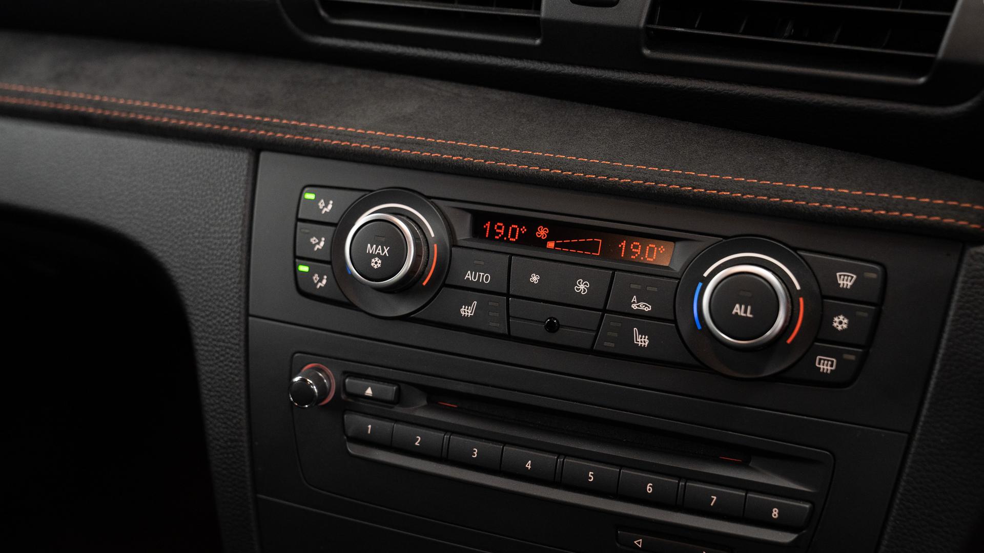 BMW 1M Photo ba0532fc-a86a-440f-8d25-9a2a7d0030ae.jpg