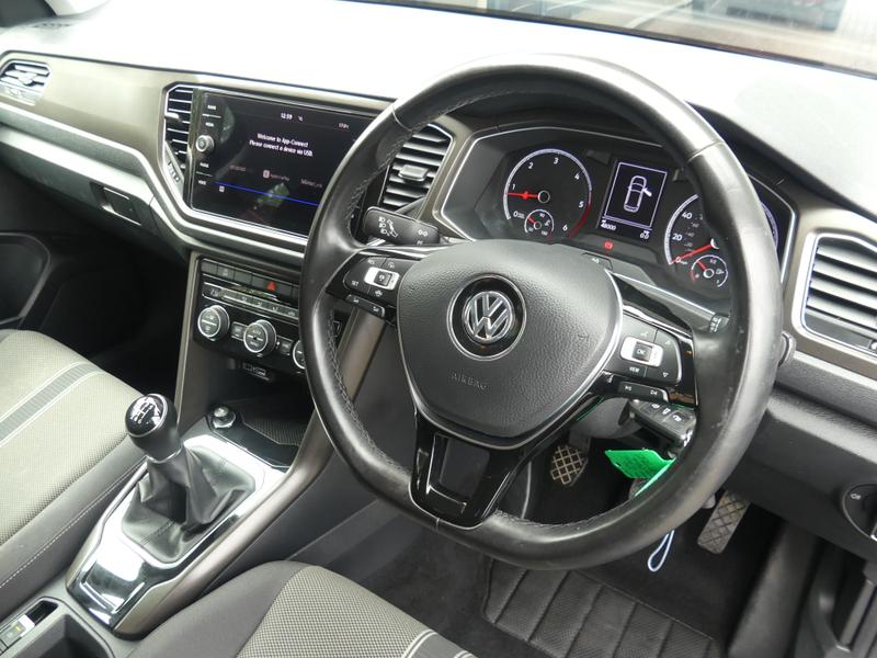 Volkswagen T-Roc Photo ba053a60-bebc-4ca9-bc0a-172cd5aab14d.jpg
