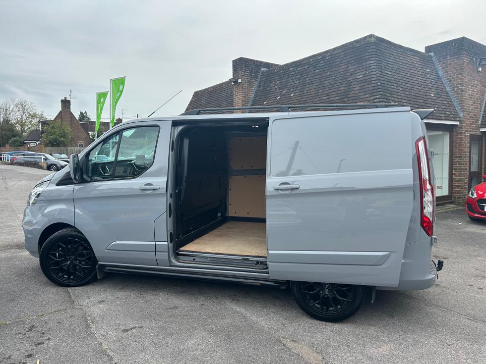 Ford Transit Custom Photo ba09ba6c-0036-4a29-9c6e-88c660dcaade.jpeg