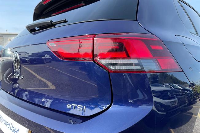 VOLKSWAGEN Golf Photo 19