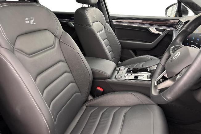 VOLKSWAGEN Touareg Photo 10