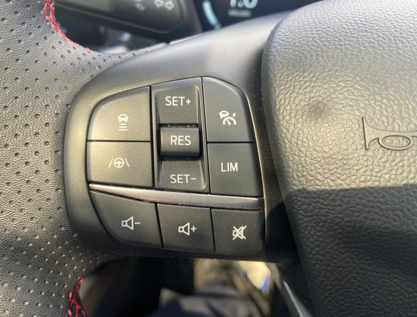 Ford Focus Photo ba6cafee-0124-48be-8b60-2345c6ded637.jpg