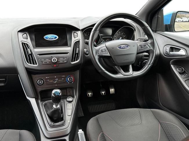 FORD Focus Photo 11