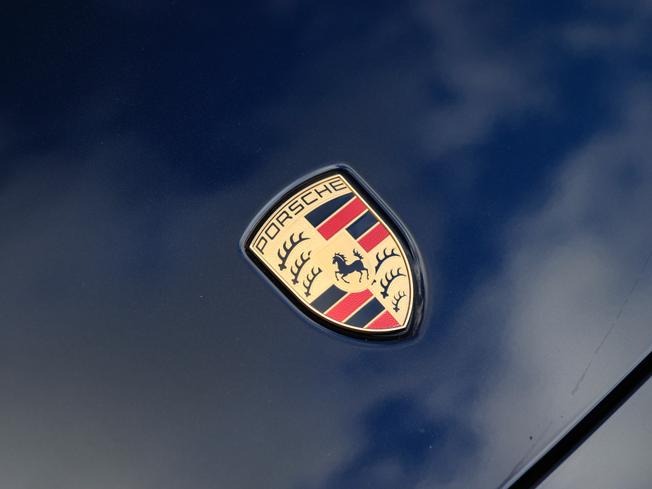 PORSCHE 911 Photo 12