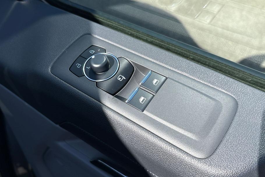 Used Ford TRANSIT CUSTOM 24/N211193 26