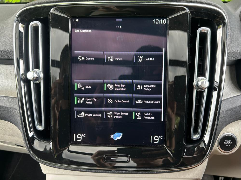 Used Volvo XC40 HG70AAO 42