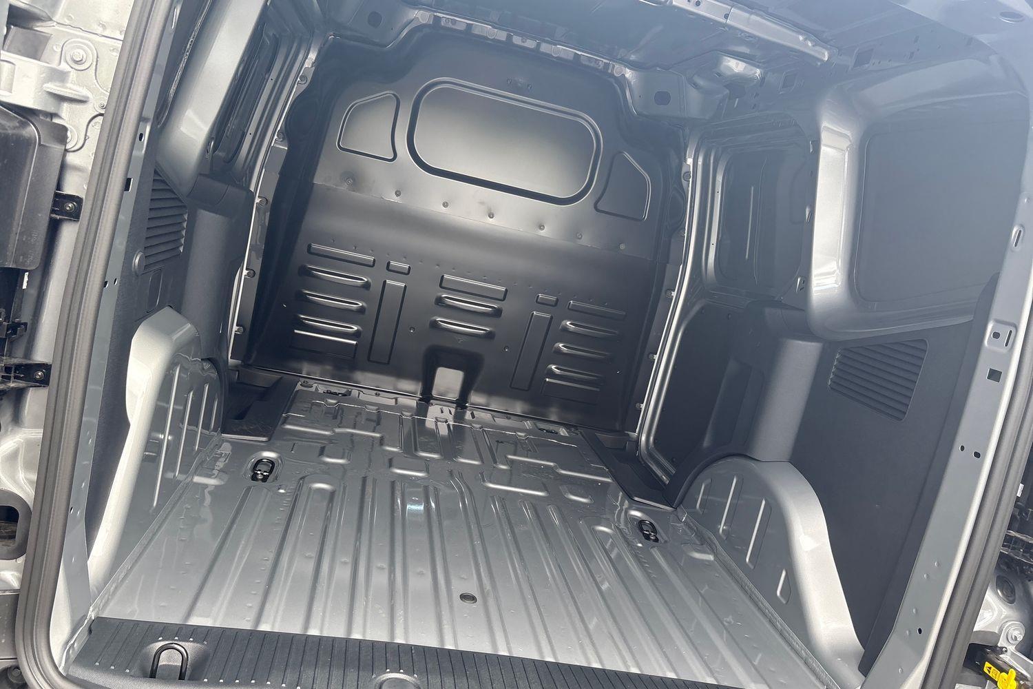 Ford TRANSIT COURIER Photo 4