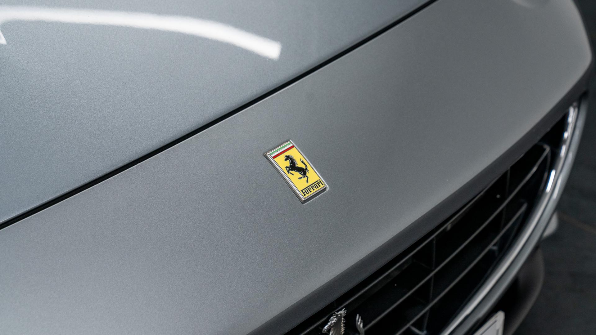 Ferrari California Photo ba8d279e-0424-49b7-998b-4617fe75152b.jpg