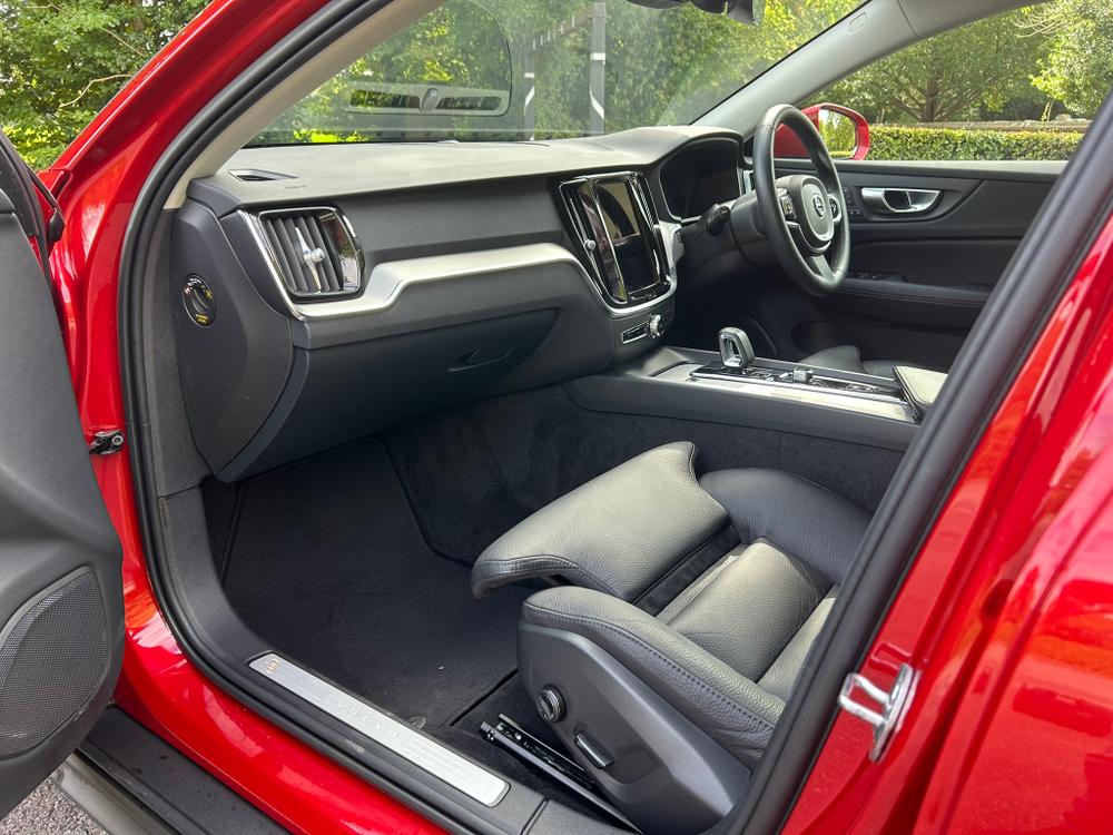 Used Volvo V60 Cross Country YM23KNX 21