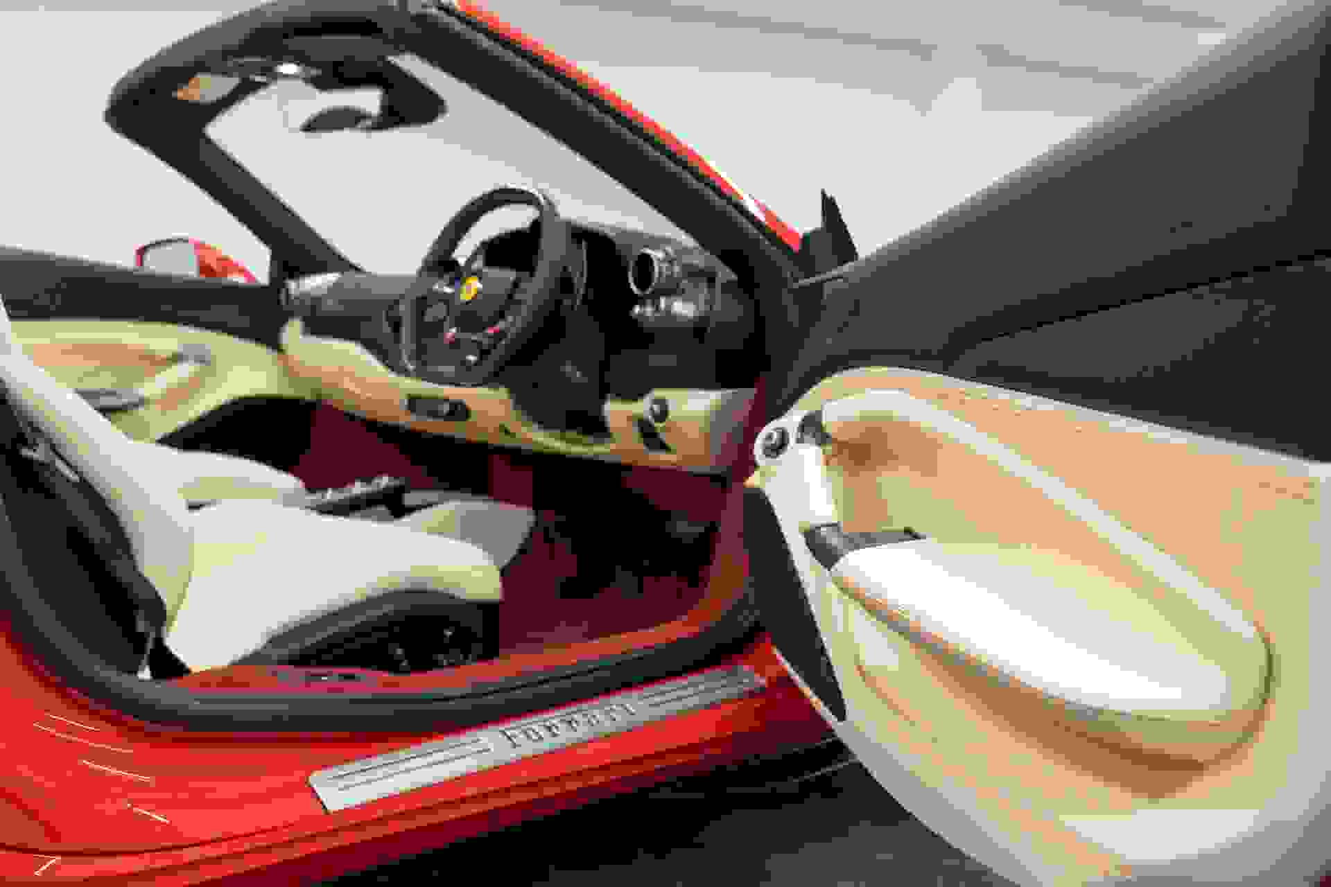 Ferrari F8 Photo bab0e011-18c2-4aeb-9488-336694b4ad4f.jpg