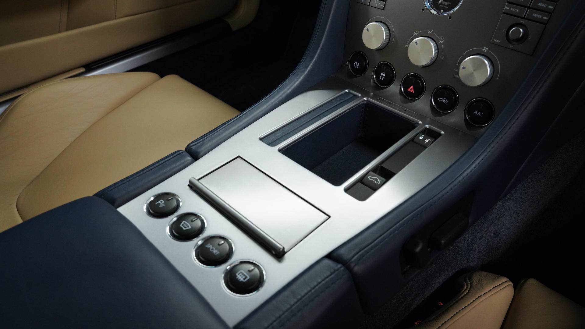 Aston Martin DB9 Photo bae889fc-97d4-4864-8782-20b36119e2b6.jpg