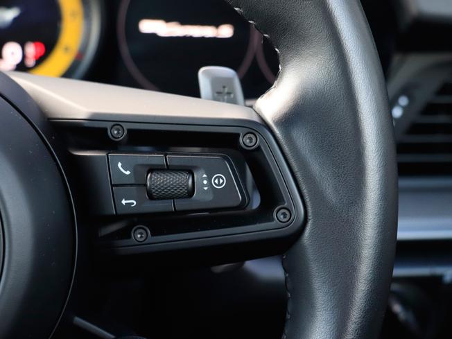 PORSCHE 911 Photo 32