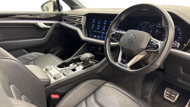 VOLKSWAGEN Touareg Photo 6