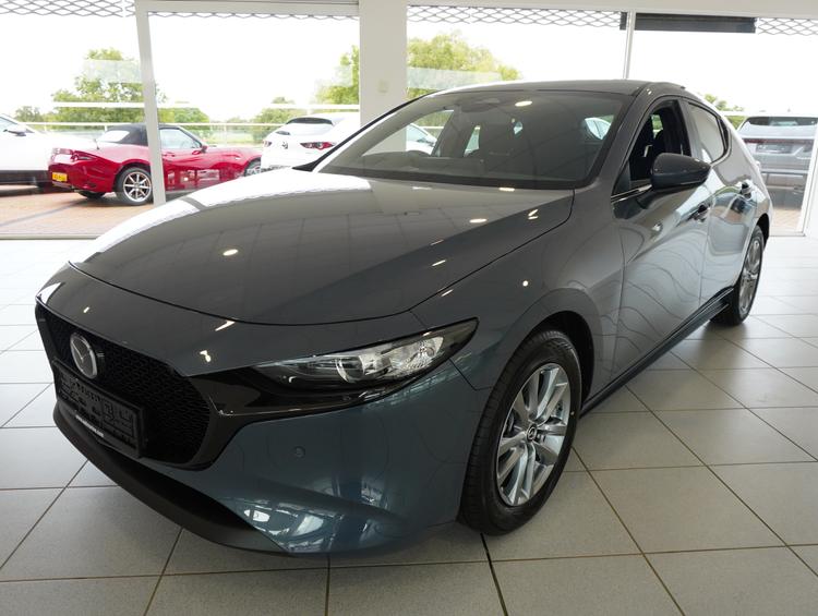 Used 2025 Mazda 3 Centre-Line (140 ps) at #sitename#