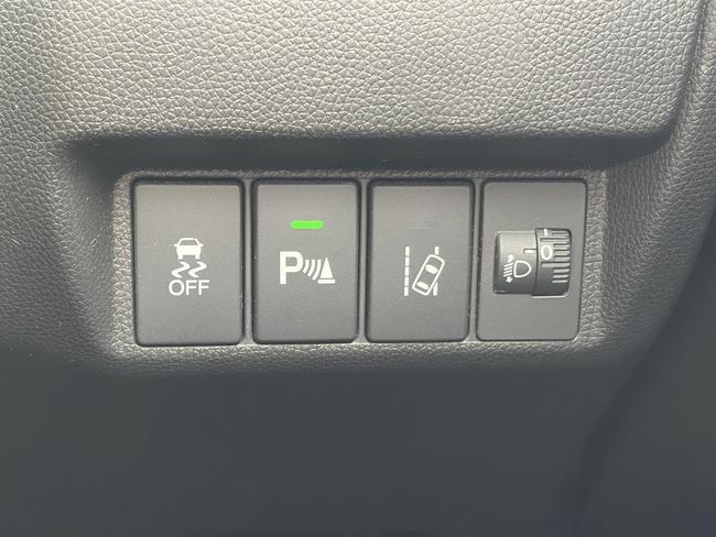 Honda Jazz Photo bb0369ef-dcd7-4c2c-b91d-d29579836f35.jpg