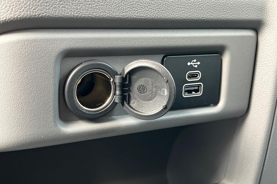 Used Ford CUSTOM CUSTOMPHEV16 29