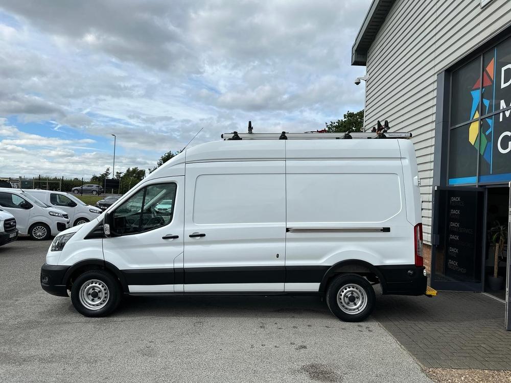 Ford Transit Photo bb2175cb-e76e-4153-8c91-910958f74d88.jpg