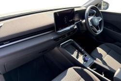 Volkswagen T-Roc Photo 2