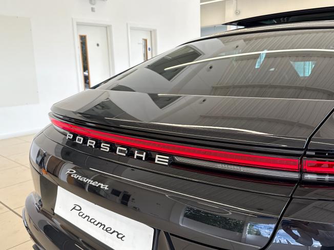 PORSCHE Panamera Photo 20