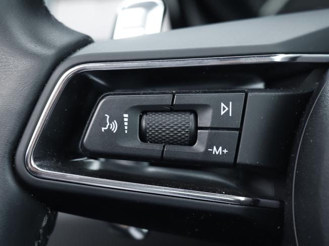 PORSCHE Macan Photo 36