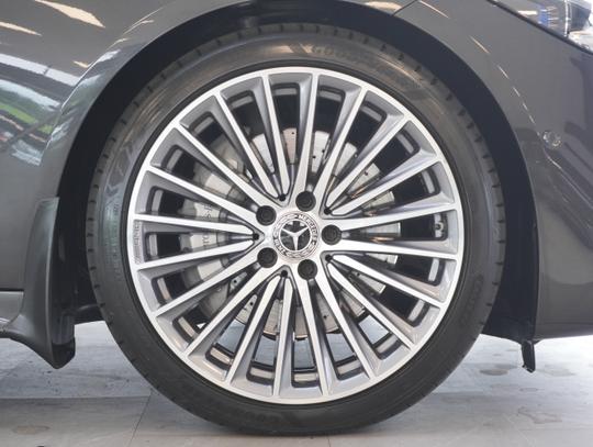 Mercedes-Benz C Class Photo bb721aef-f614-4bb0-a39f-807f632f8b09.jpg