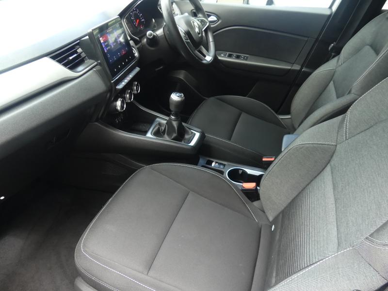 Renault Captur Photo bb7c53f4-79ca-401e-b6b4-84aad89bce43.jpg