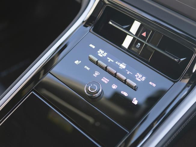 PORSCHE Panamera Photo 26