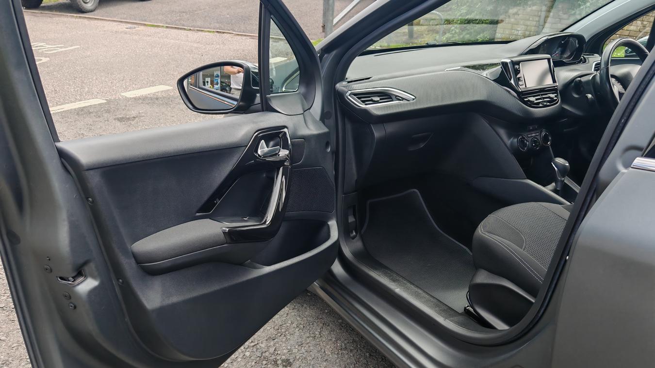 Used Peugeot 208 WG67UPK 21