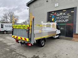 Mercedes-Benz Sprinter Photo 21