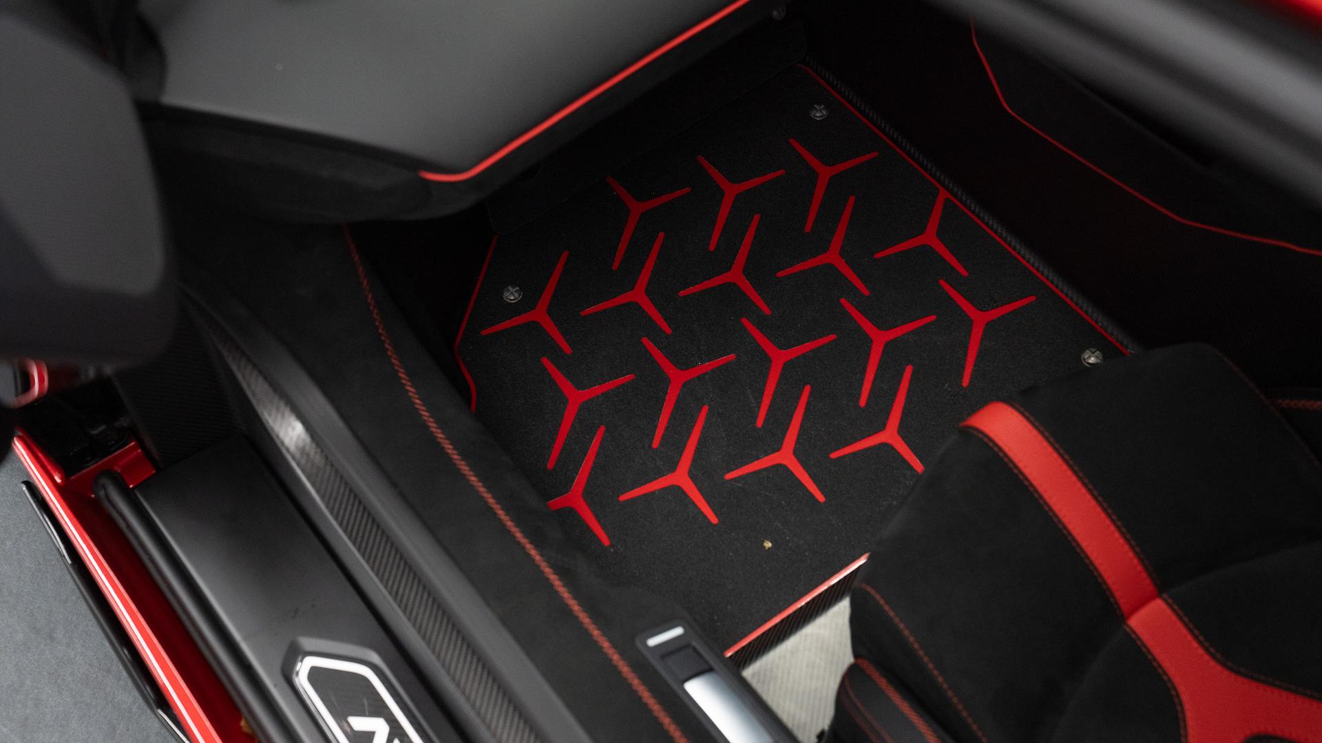 LAMBORGHINI Aventador Photo bb905863-15f2-4544-b861-eeecfec7fc91.jpg